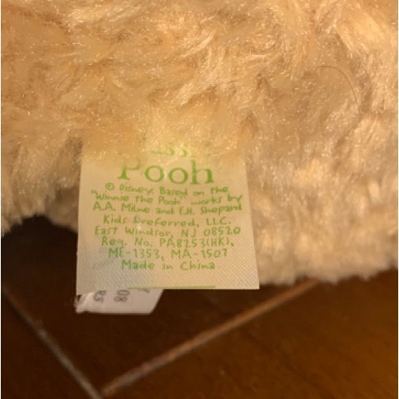 Classic Pooh Plush - Picture 5 of 7